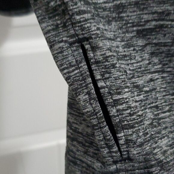 Avia woman's pull over fleece hoodie, size large - Picture 3 of 5